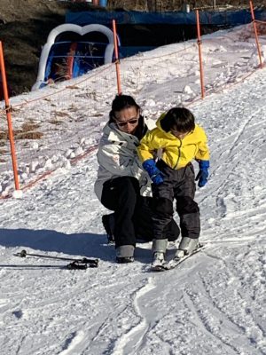 今井さんの故郷で、息子さんは５歳になって初めてのスキーに挑戦。